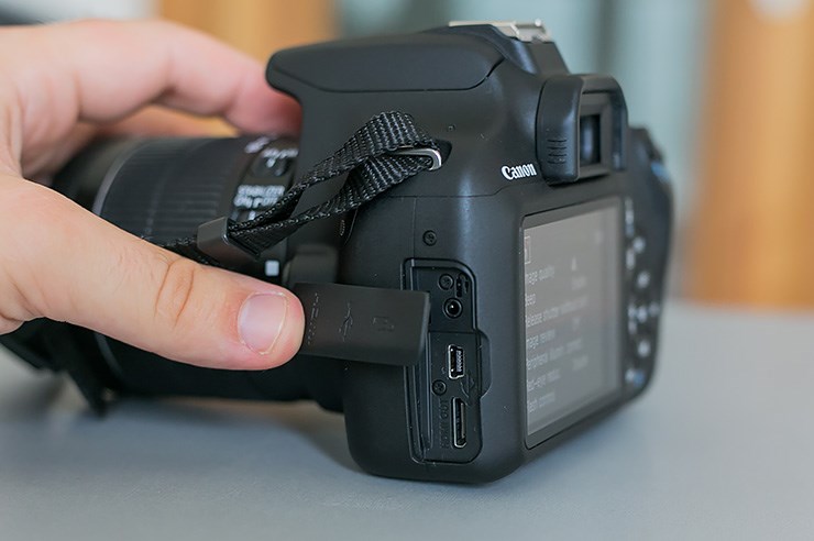 Canon EOS 1200D (10).jpg